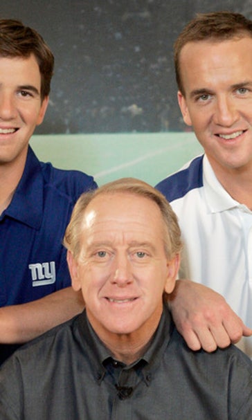 Archie, Eli Manning proud of Peyton's evolution this season